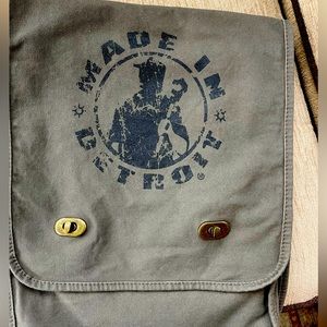 MADE IN DETROIT canvas messenger crossbody bag. New without tags. Army Green.